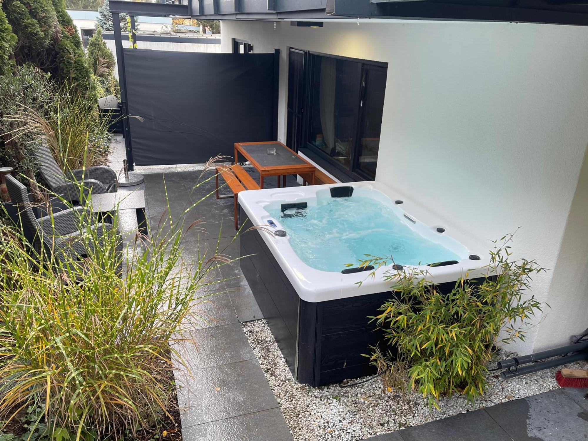 Rosmarin - Kuschelige - Romantik & Entspannung Im Whirlpool Auf Privater Terrasse, Ruhe & Hund Willkommen - By Ferienwohnenamsee - * Uberlingen
